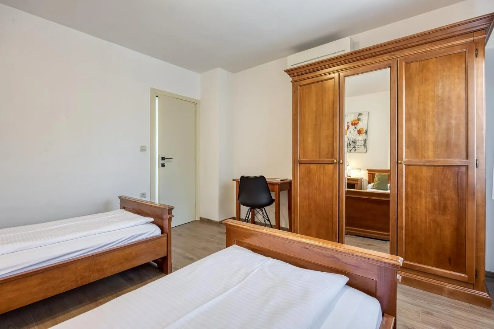 Villa Ladonja With Private Pool And Sauna Marasi